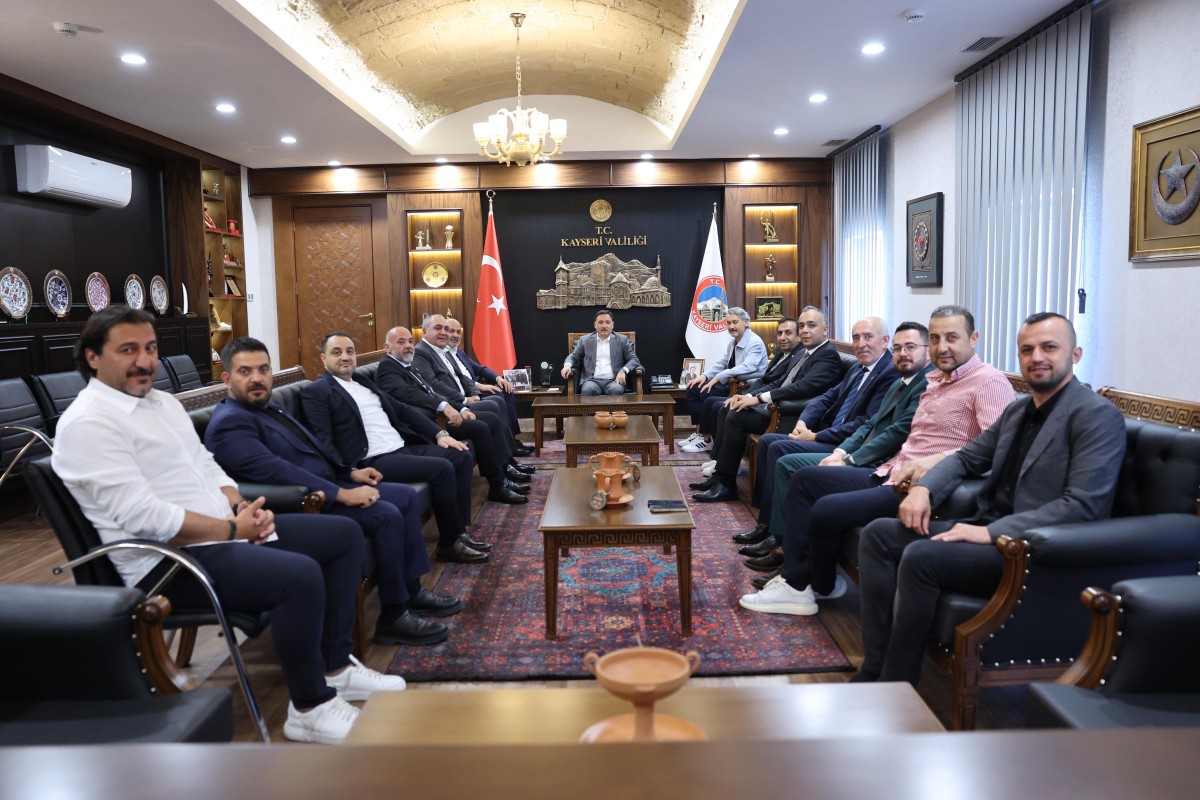 VALİ GÖKMEN ÇİÇEK, KAYSERİSPOR YÖNETİMİNİ KABUL ETTİ