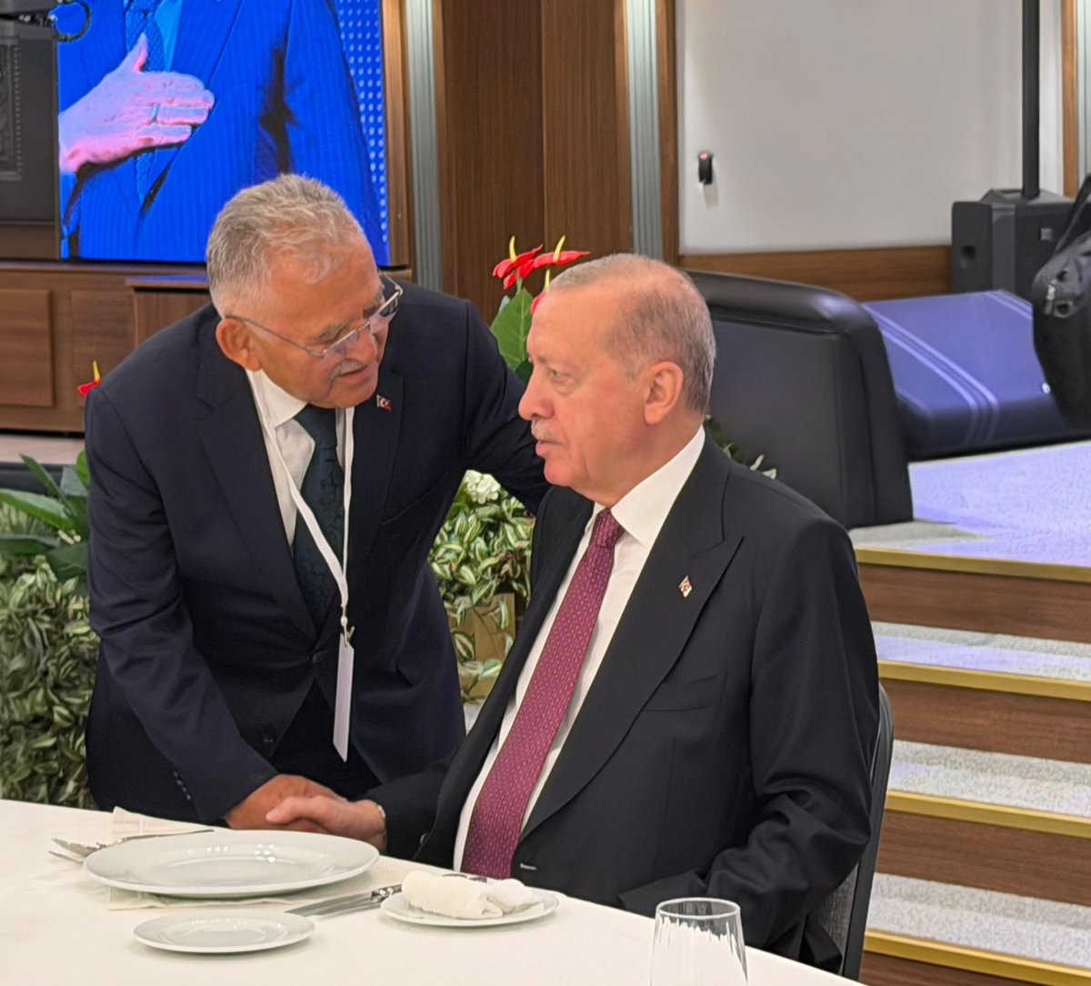 Cumhurbaşkanı Erdoğan ile görüşen Büyükkılıç selam getirdi