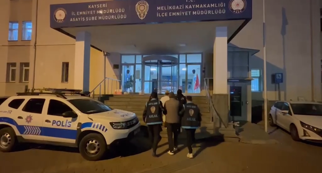 Kayseri'de Masaj Salonlarına baskın!
